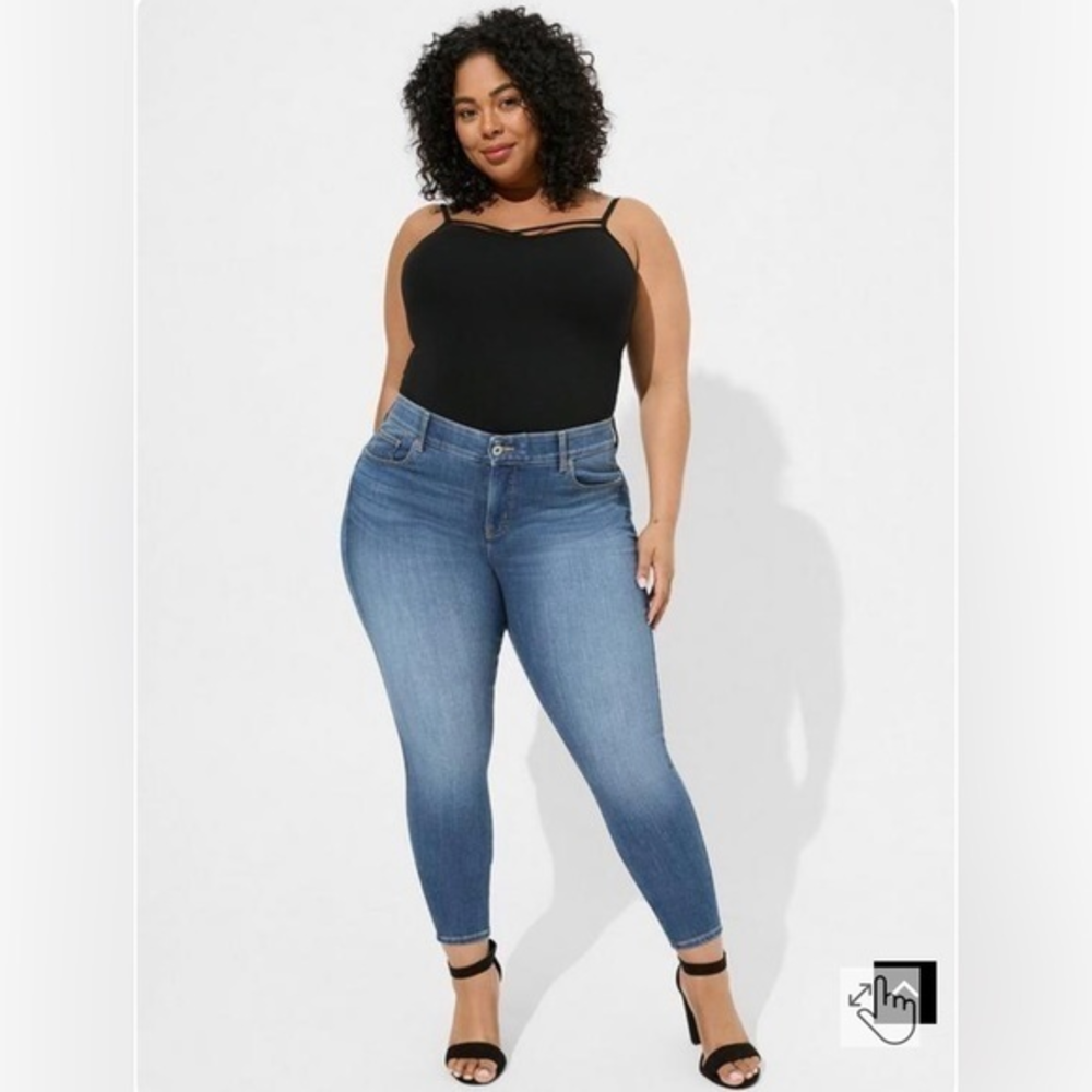 Torrid Women’s Jeans Size 26R Premium Skinny NWT$78